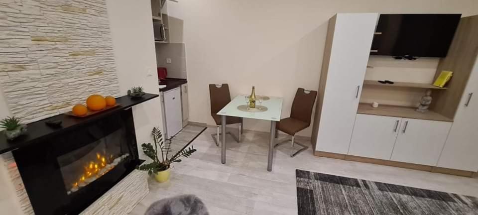 Rozsa Apartmanhaz Aparthotel Сегед Екстериор снимка