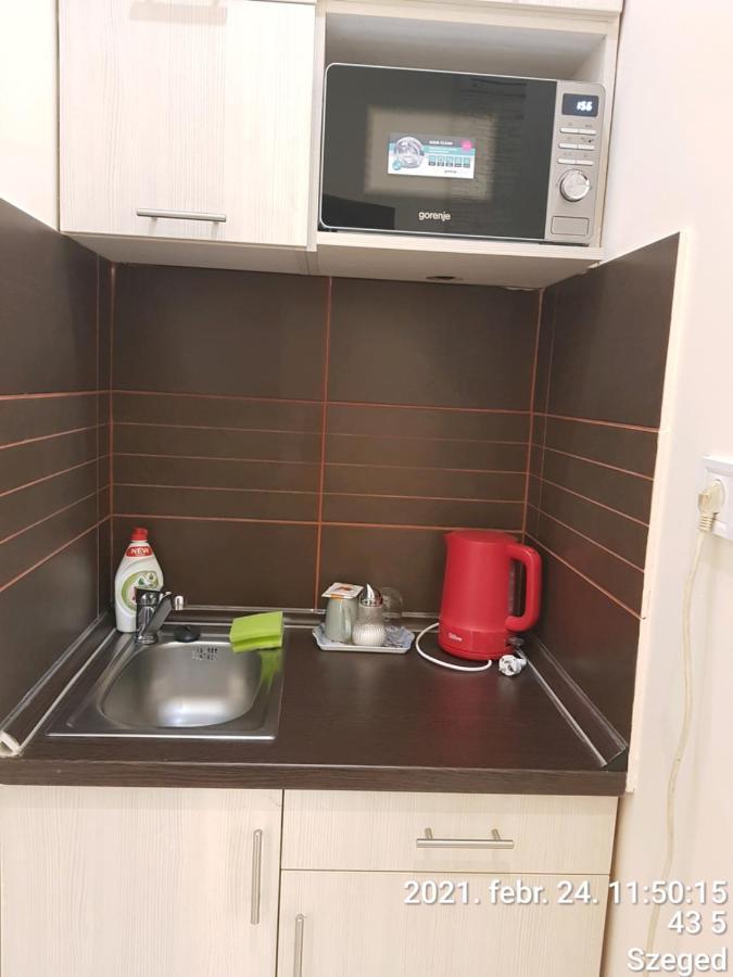 Rozsa Apartmanhaz Aparthotel Сегед Екстериор снимка