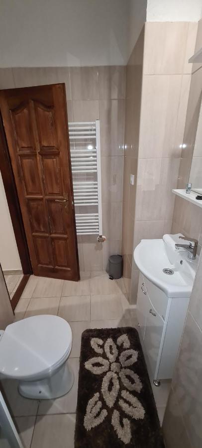 Rozsa Apartmanhaz Aparthotel Сегед Екстериор снимка