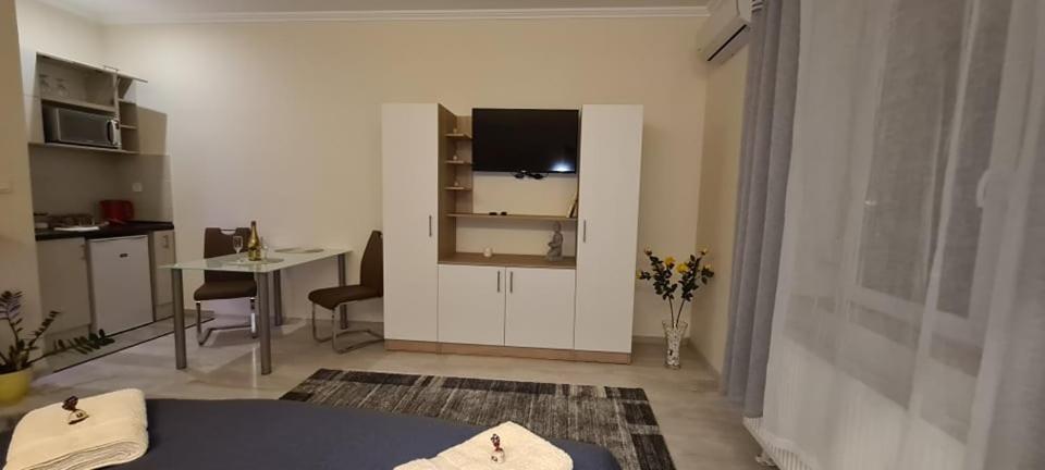 Rozsa Apartmanhaz Aparthotel Сегед Екстериор снимка