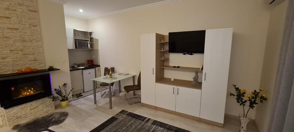 Rozsa Apartmanhaz Aparthotel Сегед Екстериор снимка