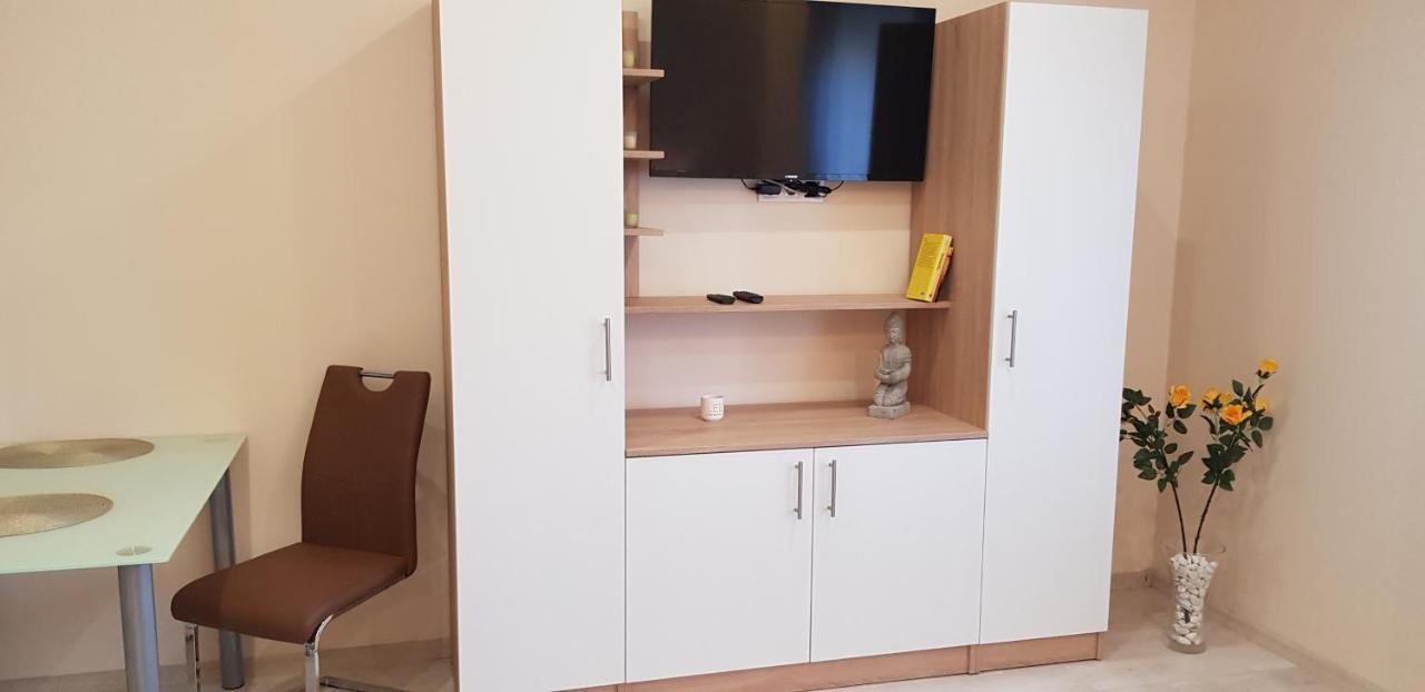 Rozsa Apartmanhaz Aparthotel Сегед Екстериор снимка